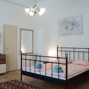 Friendly In The Center Apartman
